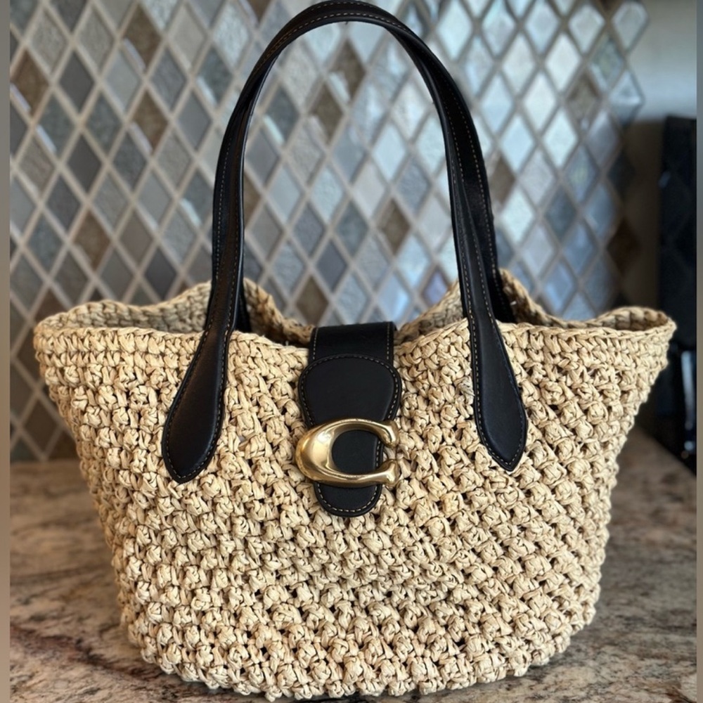 🍒 COACH SMALL TOTE STRAW 🍒